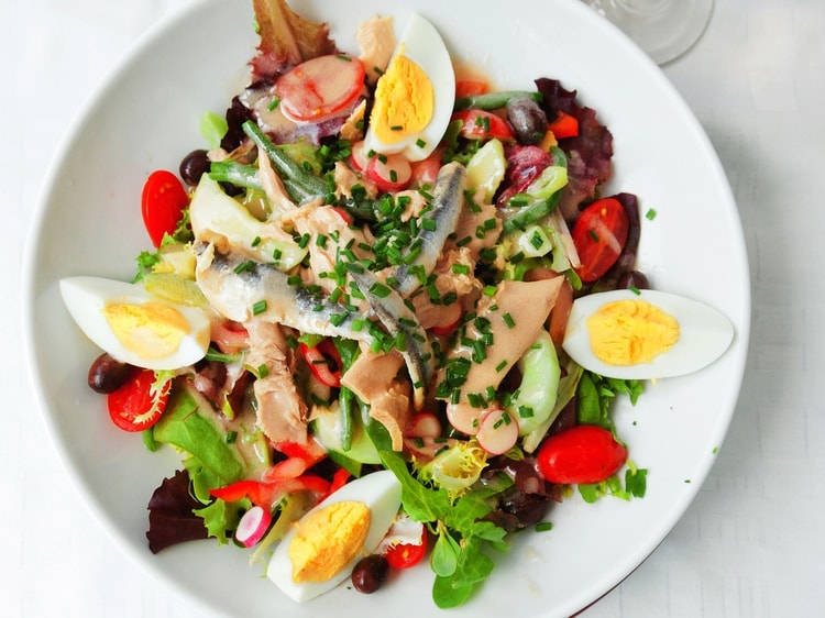 Salade niçoise tiède