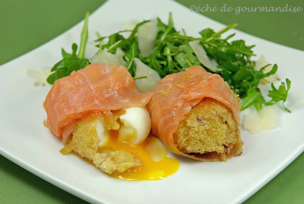 Roulé au saumon, sauce  aux oeufs
