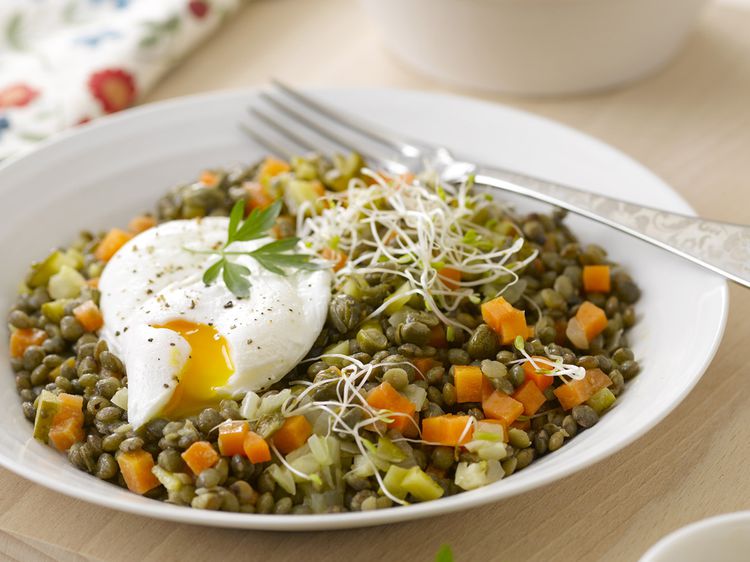 Salade de lentilles aux oeufs pochés
