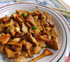 SAUTÉ DE POULET AUX GIROLLES
