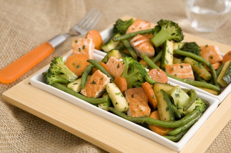POELEE SAUMON AUX LEGUMES
