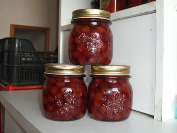 Cerises confites maison en bocaux