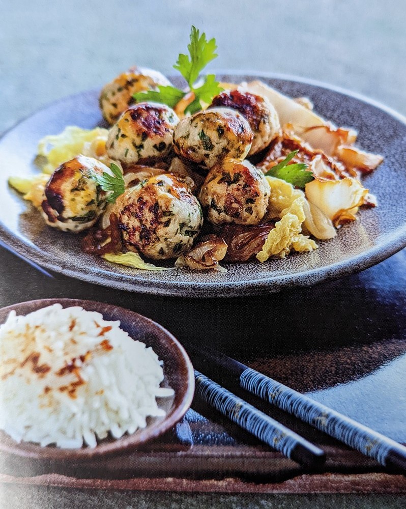 BOULETTES DE POULET AU GINGEMBRE ET CHOU CHINOIS
