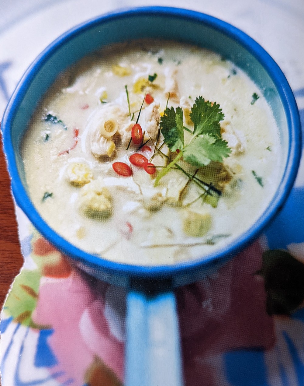 SOUPE THAÏE DE CRABE À LA CITRONNELLE