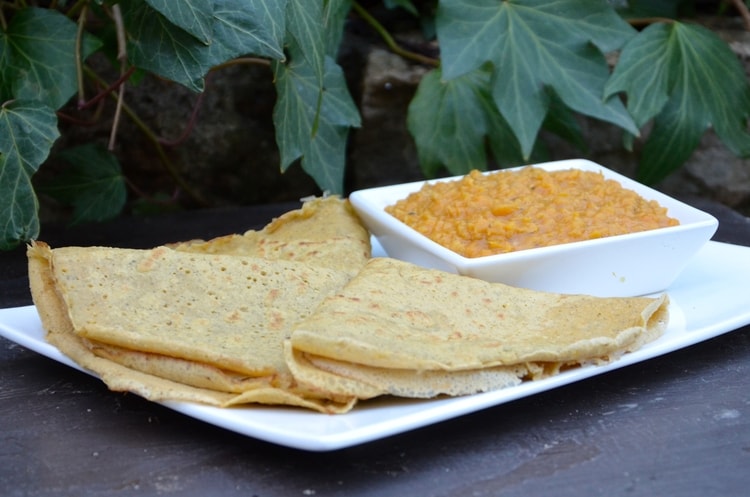 Crêpes de pois chiches à l’indienne et dahl de lentilles
