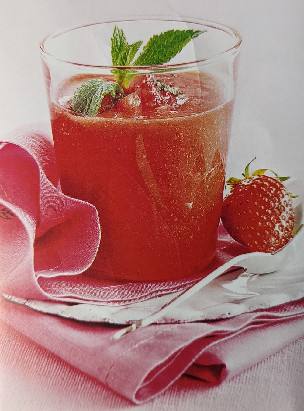SOUPE DE FRAISES A L’ANIS ETOILE