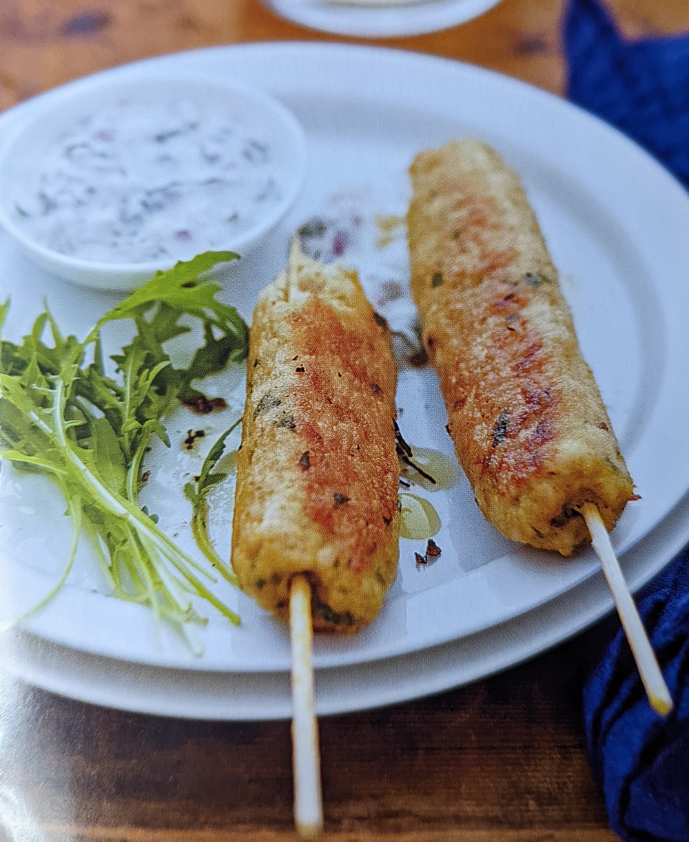 KEFTAS DE DINDE EPICEE, SAUCE YAOURT À LA MENTHE