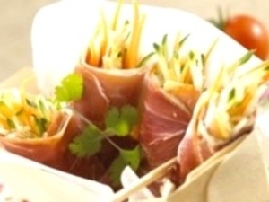 Nem de jambon sec, julienne de légumes anchoïade