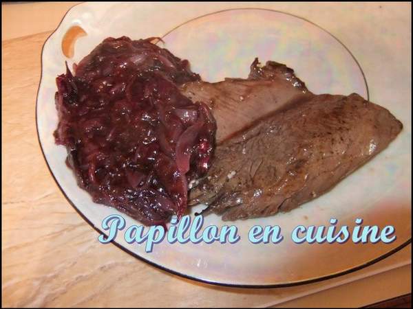 Onglets aux oignons rouges