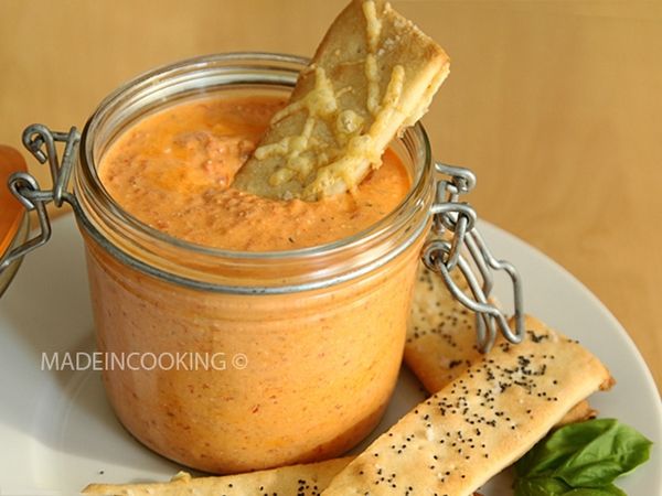 POIVRONADE A LA FETA SUR CRAQUERS