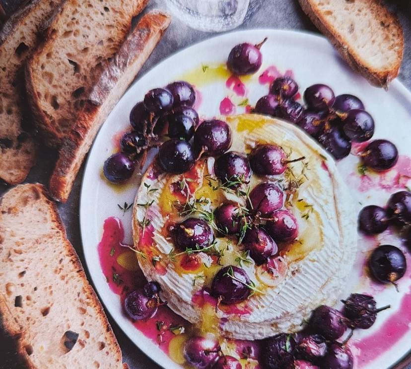 Raisins rôtis au camembert coulant